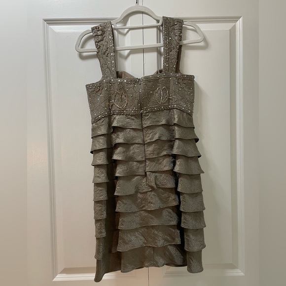 Ignite Evenings by Carol Lin Women’s 10p, beaded & sequin top embellished - Picture 2 of 7